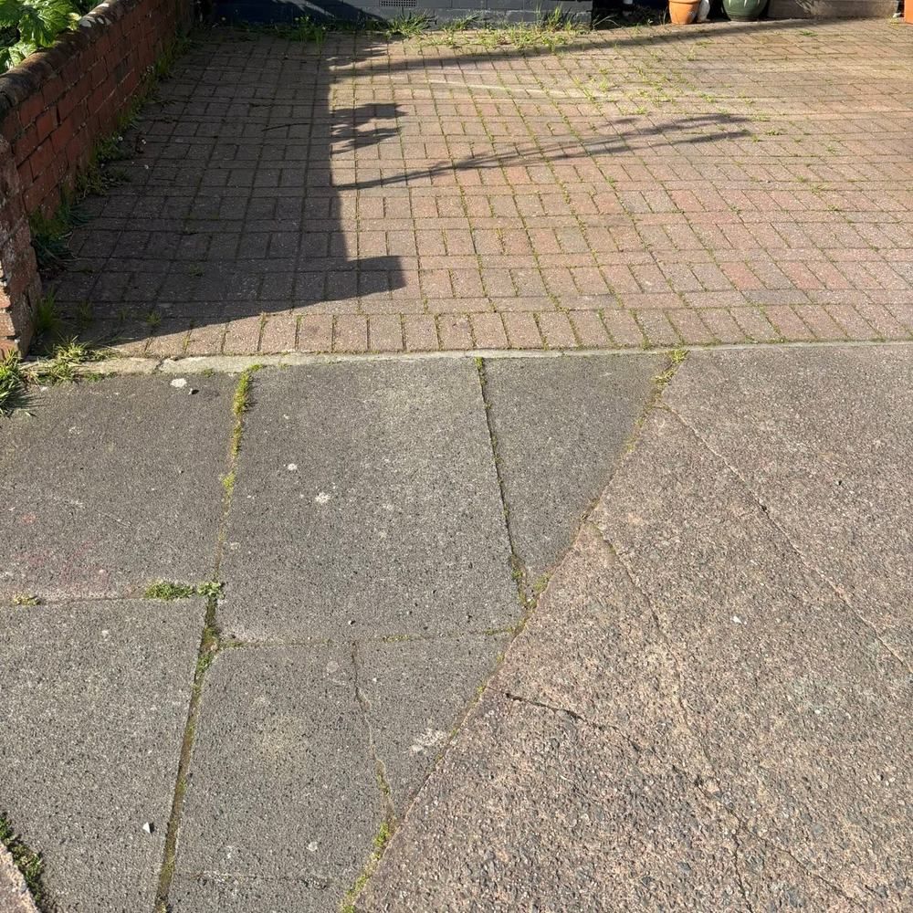 Paved front garden before and after cleaning by Owens Exterior Cleaning, Devon