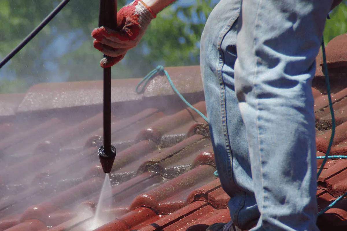 7 Key Benefits of Professional Pressure Washing for Exeter Homes